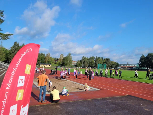 Perinteiset lasten olympialaiset kisailtiin iloisella mielellä kauniissa syyssäässä. Kiitos kisoista osallistujille, taustajoukoille ja Helsinki Ringeten toimitsijaporukalle!